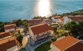 Family Friendly Apartments With A Swimming Pool Stanici, Omis - 18676